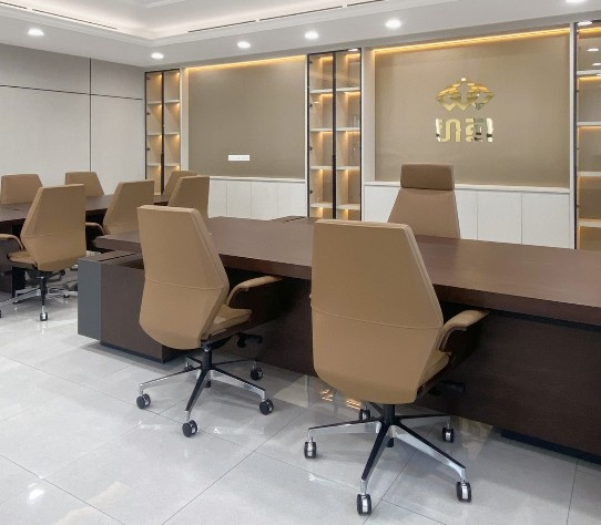 How to Choose the Best Office Furniture Supplier for Biotech Companies in 2026